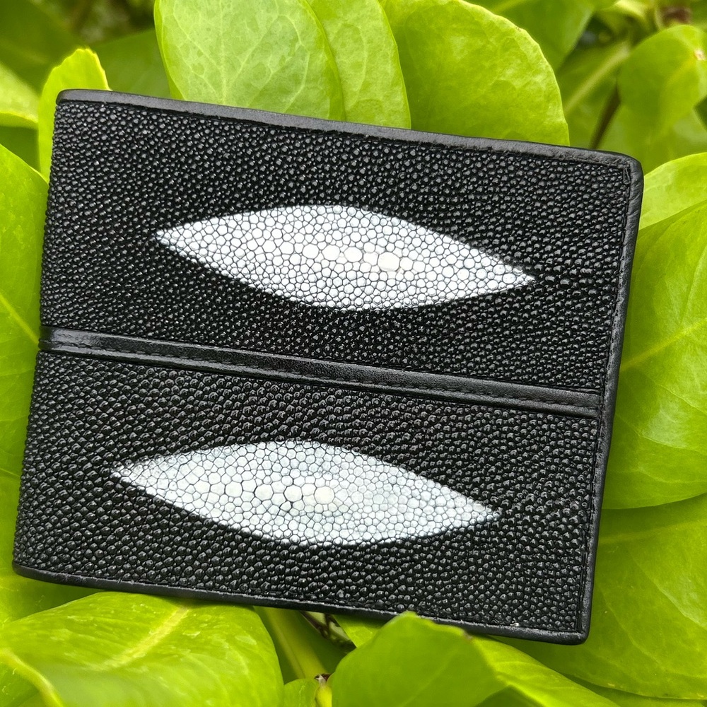 Stingray black Leather Bilfold Card Holder men’s wallet